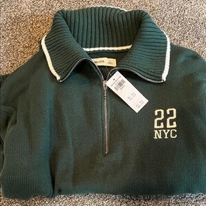 Hollister women’s Dark Green Zip-Up Sweater